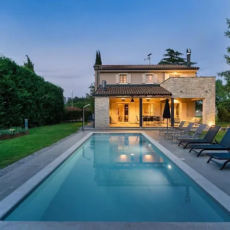 Istrian Mia, Pool & Jacuzzi Villa Žminj